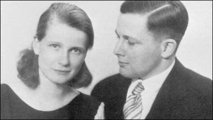 Emmi Bonhoeffer and Klaus Bonhoeffer (1930)